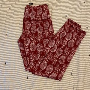 Love fitness pineapple leggings